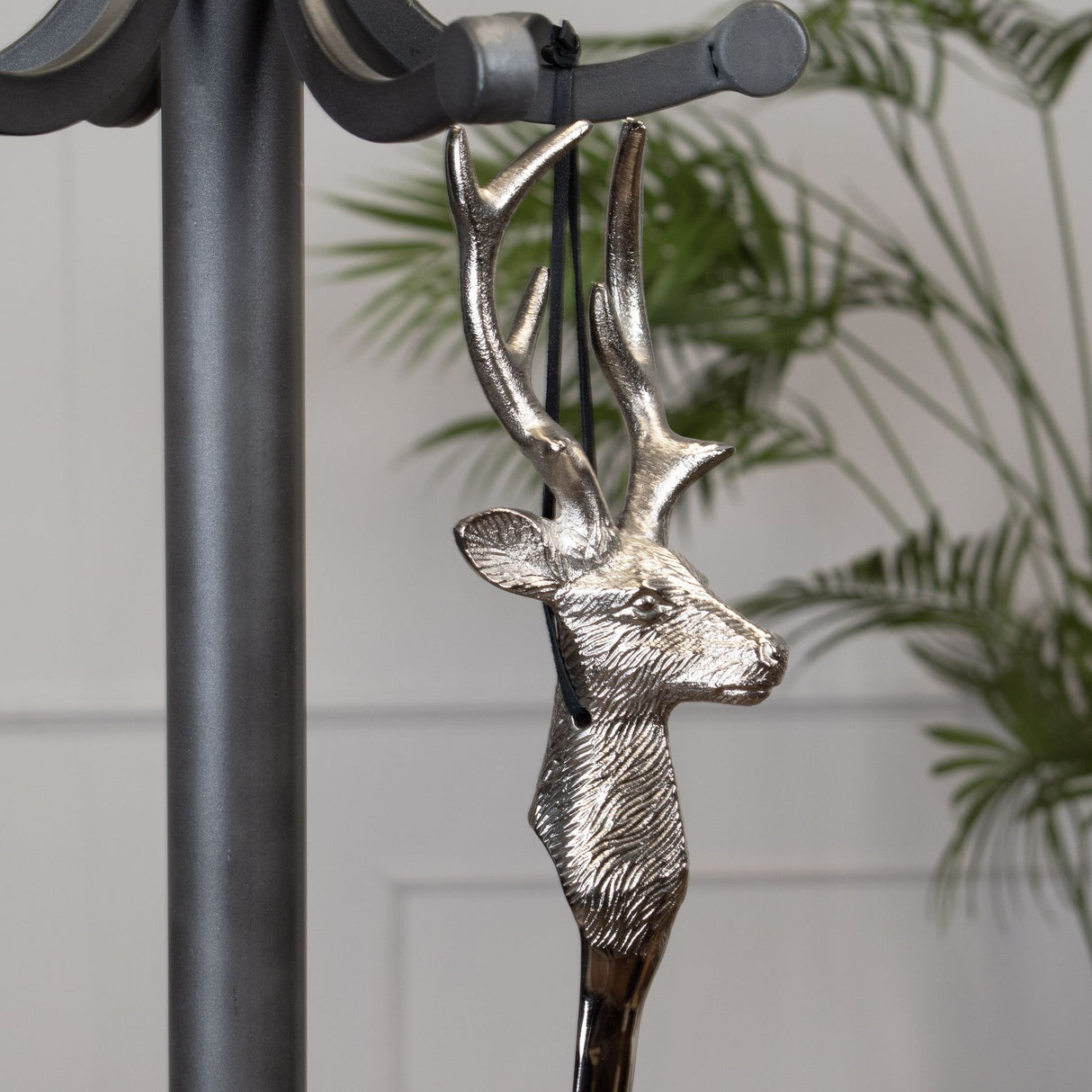 silver nickel stag head detail shoe horn