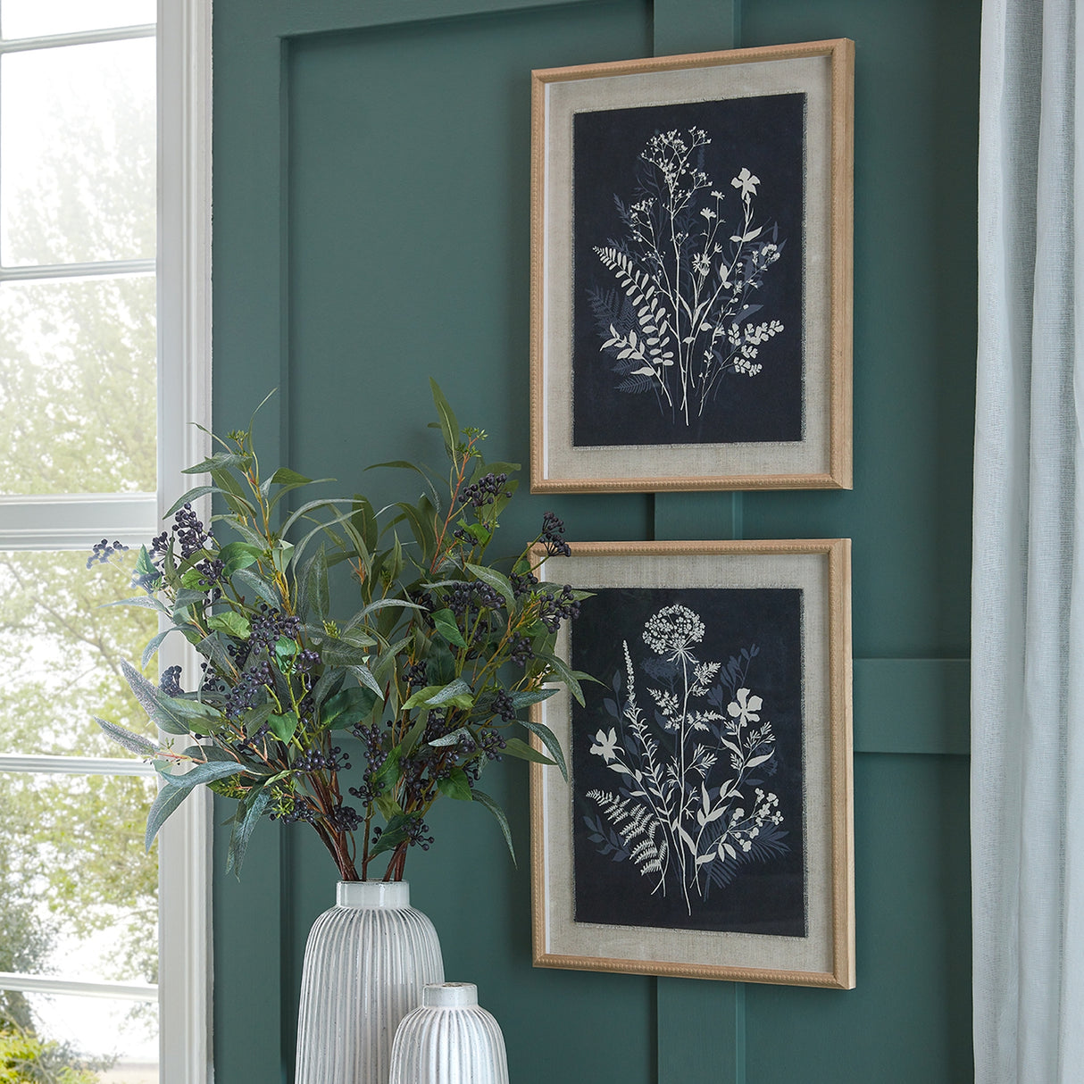 Aliénor Collection Grove On Linen In Beaded Frame